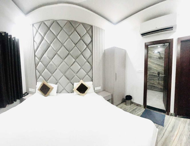 Room 5, Hotel Green Apple, Bareilly
