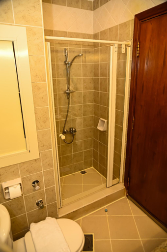 Bathroom 5, New Eagles Downtown Zahabia Resort & Aqua Park, Al-Ghurdaqah