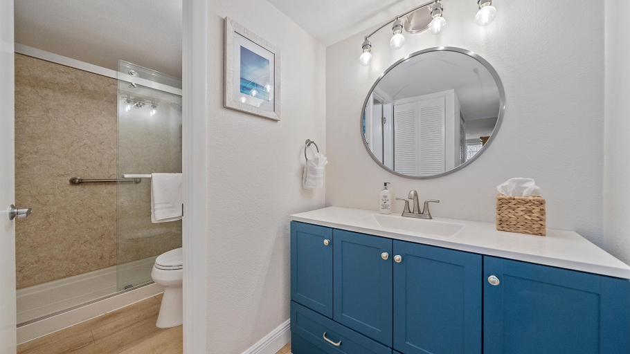 Bathroom 2, Sole Retreat 2 Bedroom Condo, Sarasota
