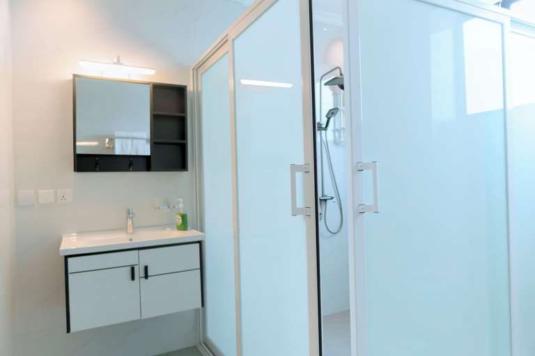 Bathroom 5, Dorlan Hotel, Gasabo