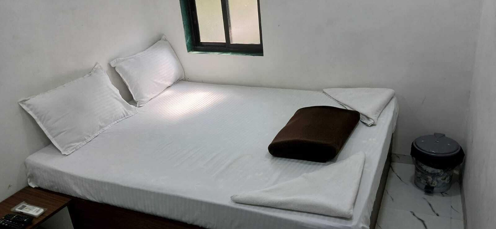 Room 5, Hotel RR Residency, Mumbai Suburban
