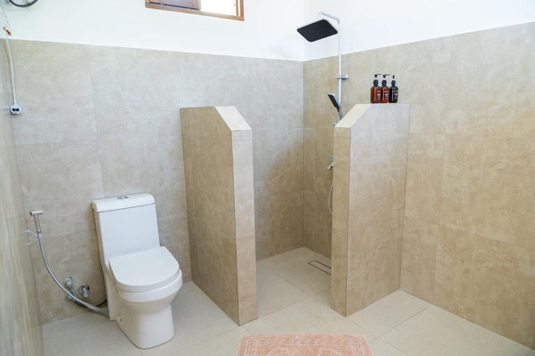 Bathroom 3, Zanzest Beach Bungalows, Kusini
