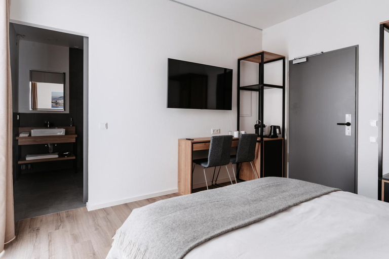 Bedroom 2, Step Inn The Fair Hotel, Wetteraukreis