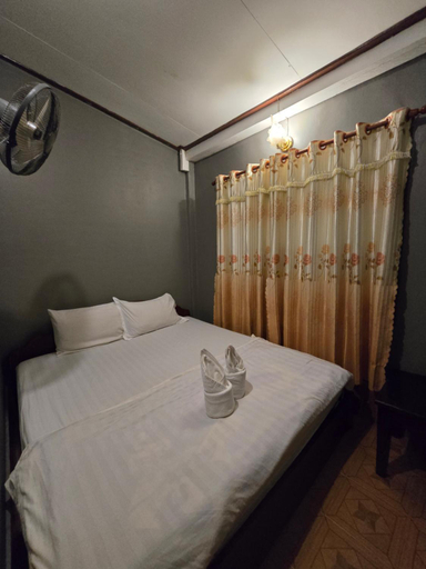 Bedroom 2, Saphaothong Guesthouse, Vangvieng