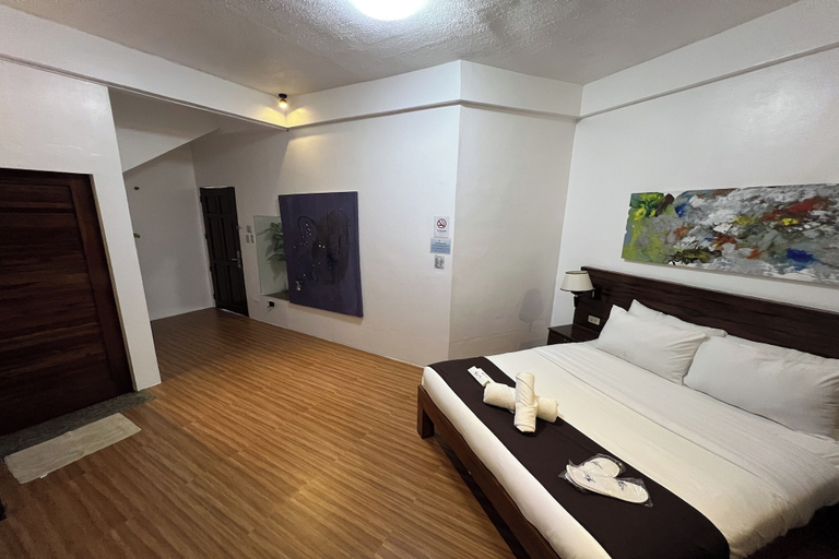 Bedroom 4, Funtasea Hotel and Beach Resort, Iba
