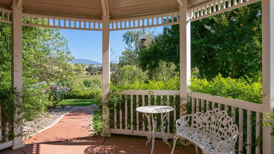 Others 5, Grand Contento by AvantStay, Riverside