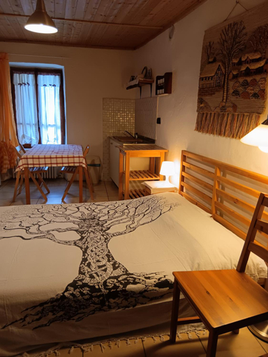 Bedroom 2, La Casa Antica, Aosta