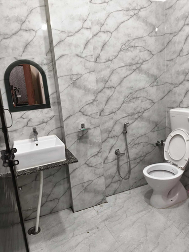 Bathroom 3, Manglam Guest House, Varanasi