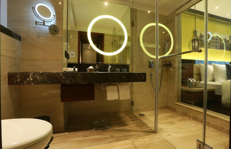 Bathroom 4, Hotel Luxury Stay Delhi Airport, Delhi