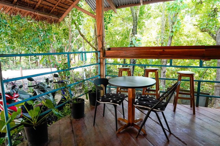 Others 3, Love Shack Hostel, San Juan