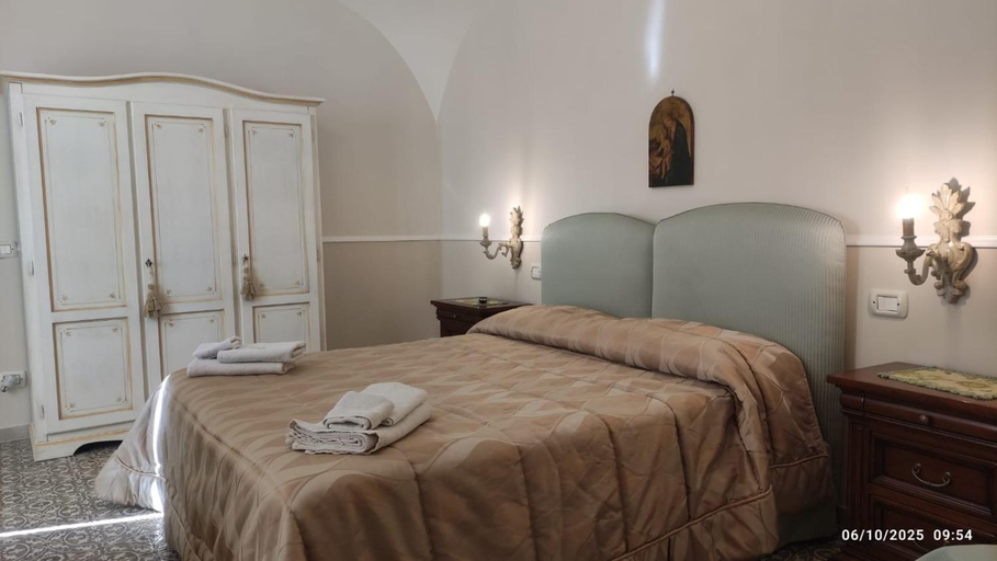 Bedroom 2, Le Scalelle B&B, Caserta