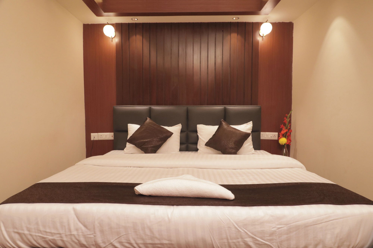 Bedroom 4, THE LAKE HOTEL, Kolkata