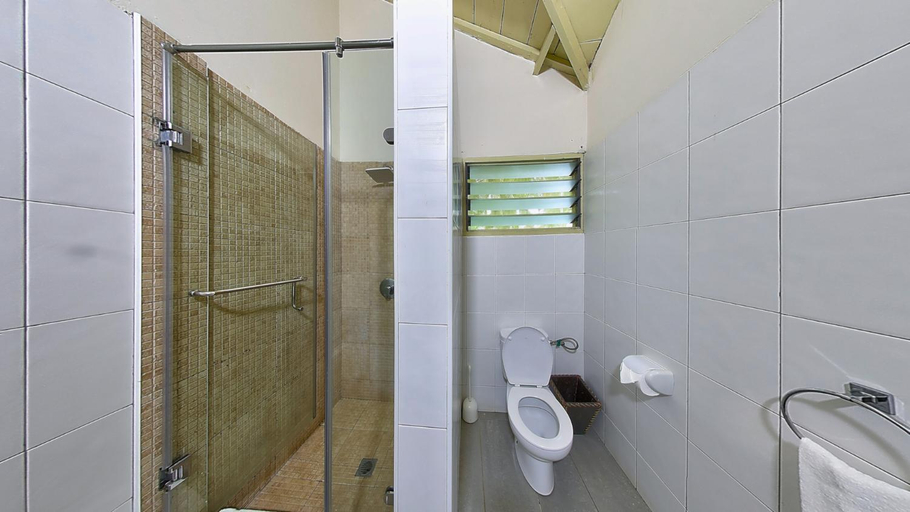 Bathroom 4, Anomabo Beach Resort, Mfantsiman