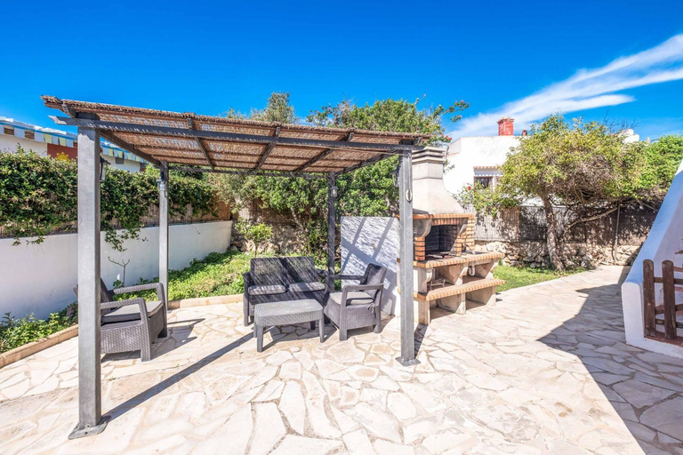 Others 4, Villa Chiquita, Baleares