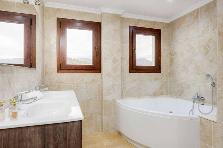 Bathroom, Villa Lara Pinta, Málaga