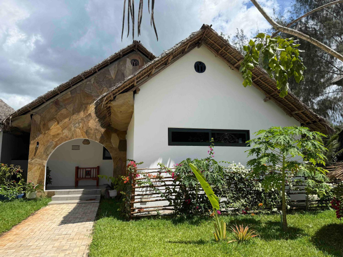 Exterior & Views, MANOLO Beach Resort, Kati