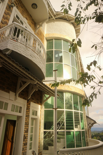 Primary image