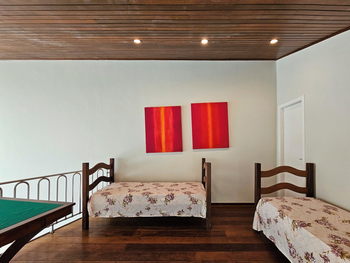 Room 5, Casa São Lourenço, Bertioga
