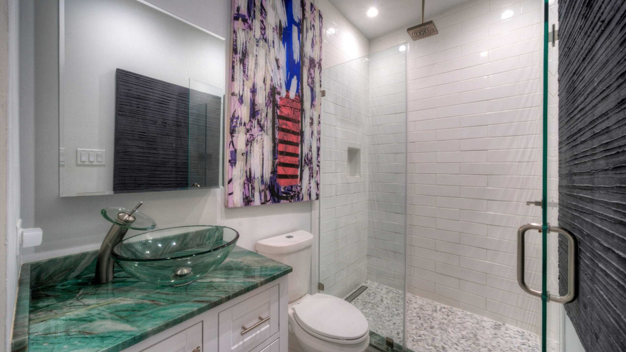 Interior 5, 4 Homes, Sleeps 17 Firepit, Walkable Location Spanish Village, Nueces