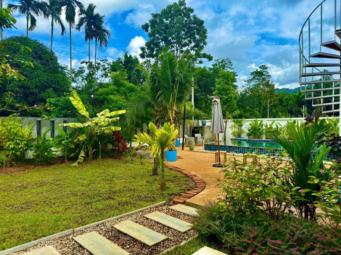 Garden 3, Beautiful villa between jungle, sea and mountain, Mueang Krabi
