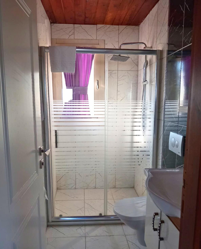 Bathroom, Bu Bungalow Hotel, Kale