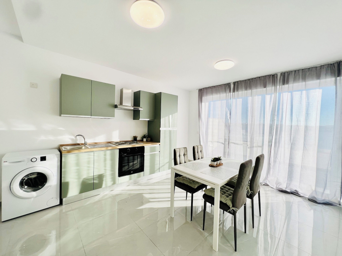 Others 5, Sunshine Suites