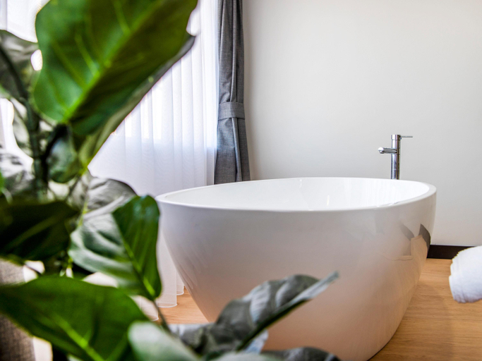 Bathroom 5, Parklands Resort Mudgee, Mid-Western Regional - Pt A
