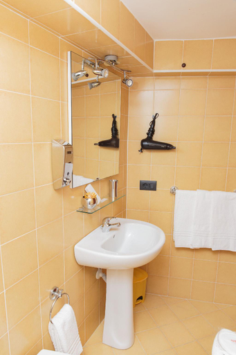 Bathroom 5, B&B Palazzo Carafa della Spina, Napoli