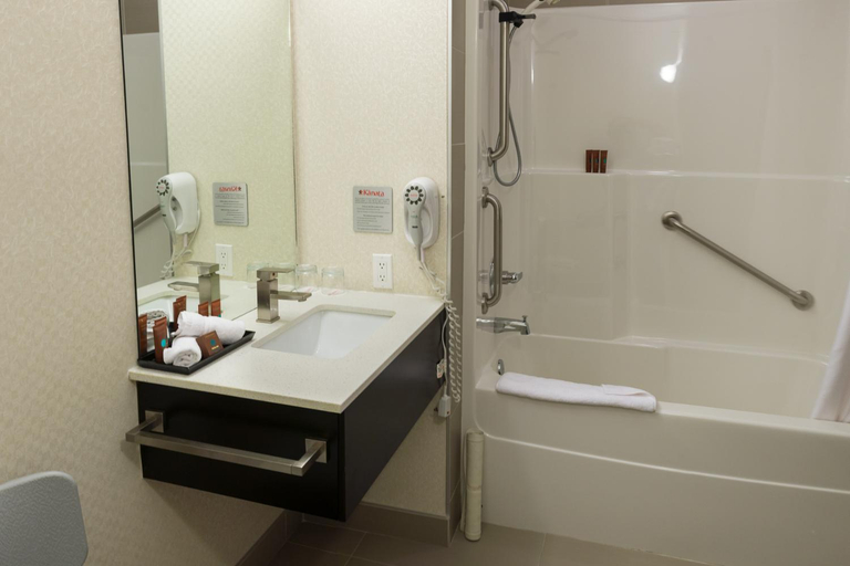 Bathroom 4, Kanata Whitecourt, Division No. 13