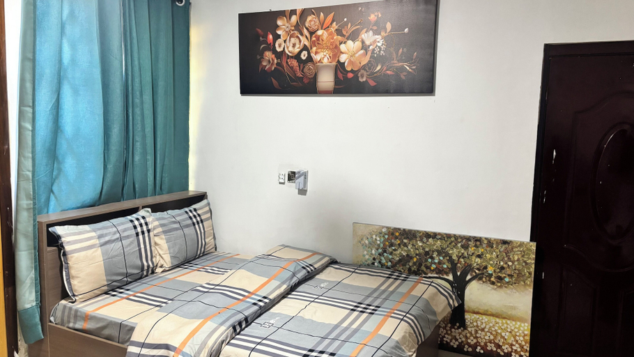 Room 5, CRL3, Tema