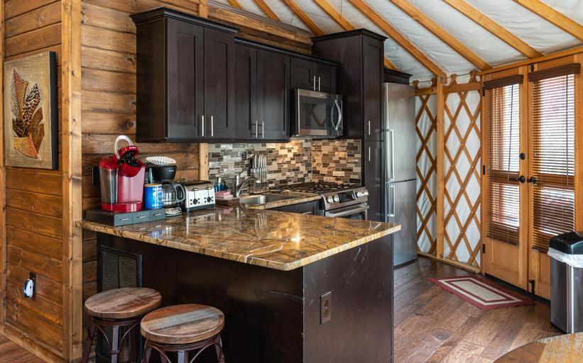 Others 2, stayNantahala - Smoky Mountain Cabins, Macon