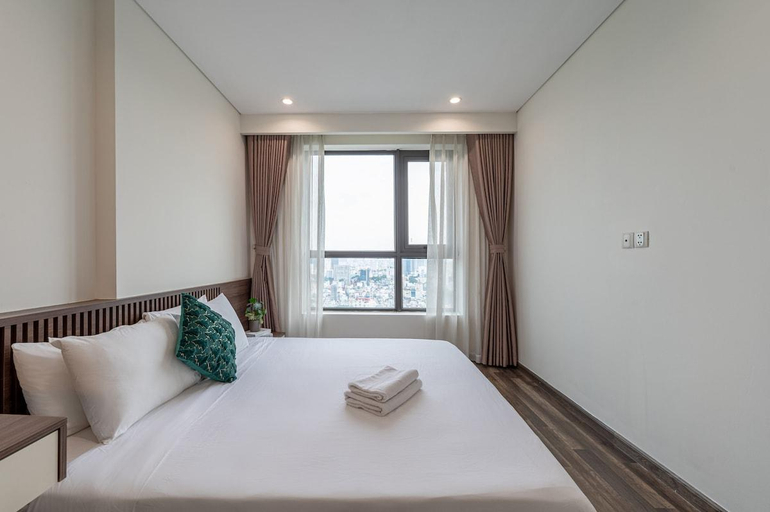 Bedroom 3, Luxury Apartment in Central District 10 with Pool & Gym, District 10