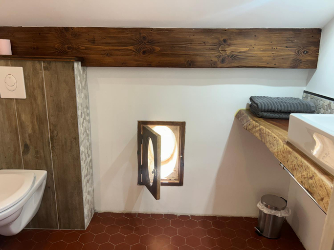 Bathroom 3, L'effet mer, Bouches-du-Rhône