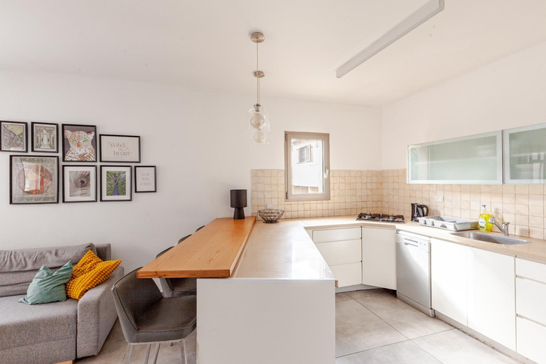 Kitchen 4, Breezhouse Mamad Yona Beach Residence