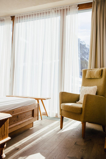 Bedroom 2, bei Max - Hotel & Traditionshaus, Imst