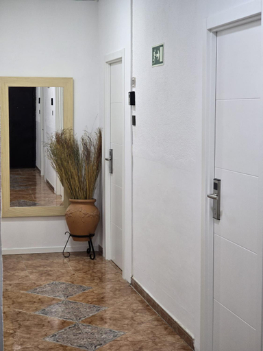 Others 4, Hostal Los Montes, Granada
