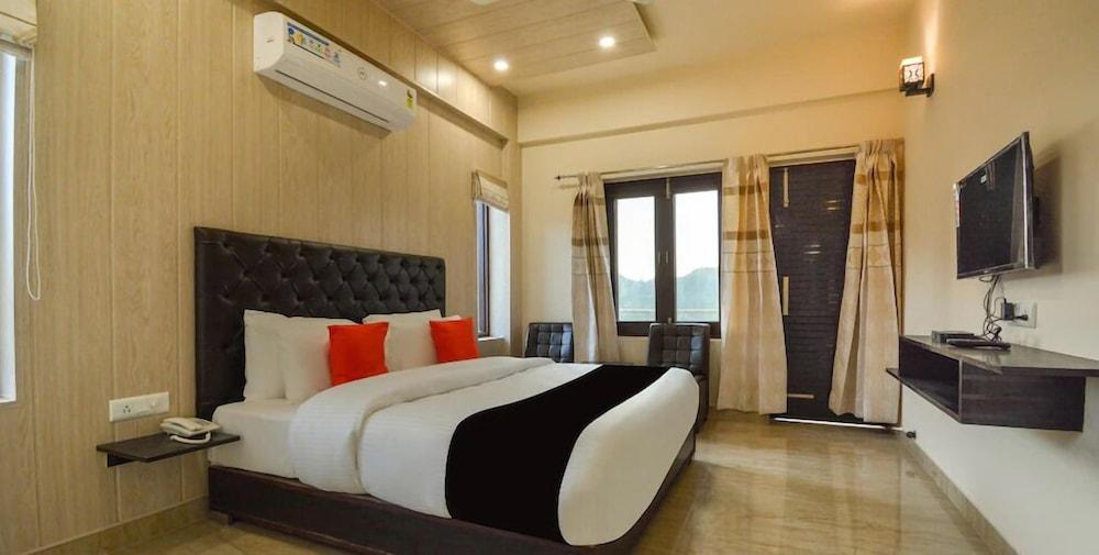 Bedroom 2, Nakshatra Resort, Solan