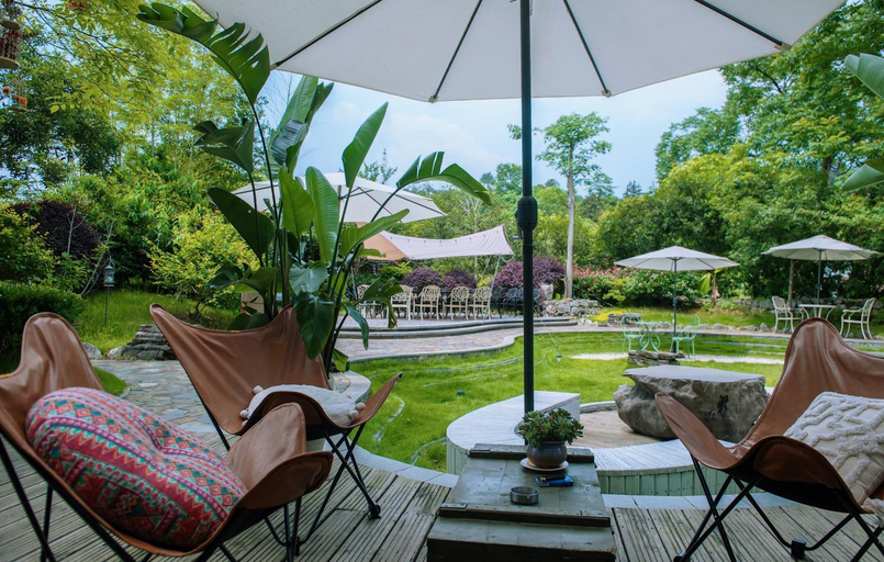 Garden 2, Yangshuo Courtyard Hotel, Guilin