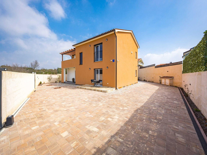 2, Luxe villa in Pula with pool and jacuzzi, Pula