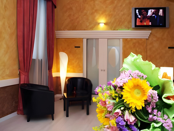 Others 3, Residence H5, Piacenza