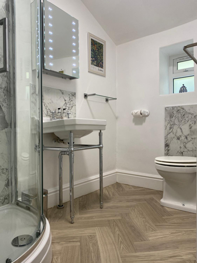 Bathroom 2, Heathbank House B&B, Derbyshire