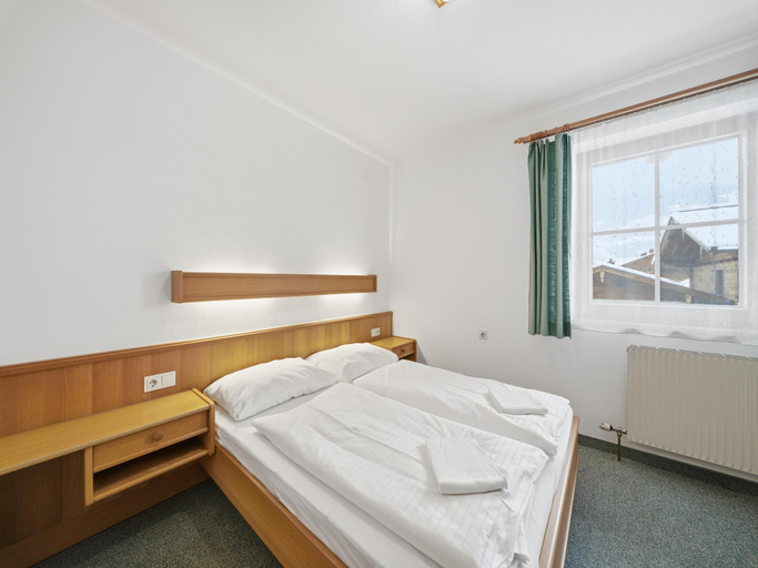 4, Mittersill apartment close to ski lifts, Zell am See