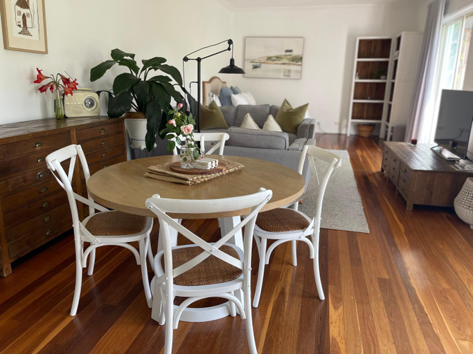 Facilities 4, Riverside Retreat - large studio, Sutherland Shire - West
