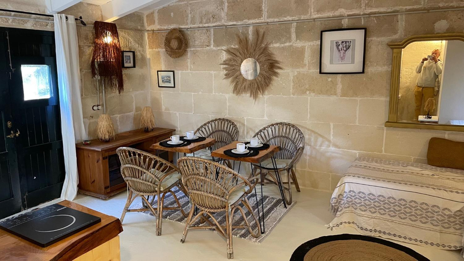 Others 4, La Casa Menorca, Baleares