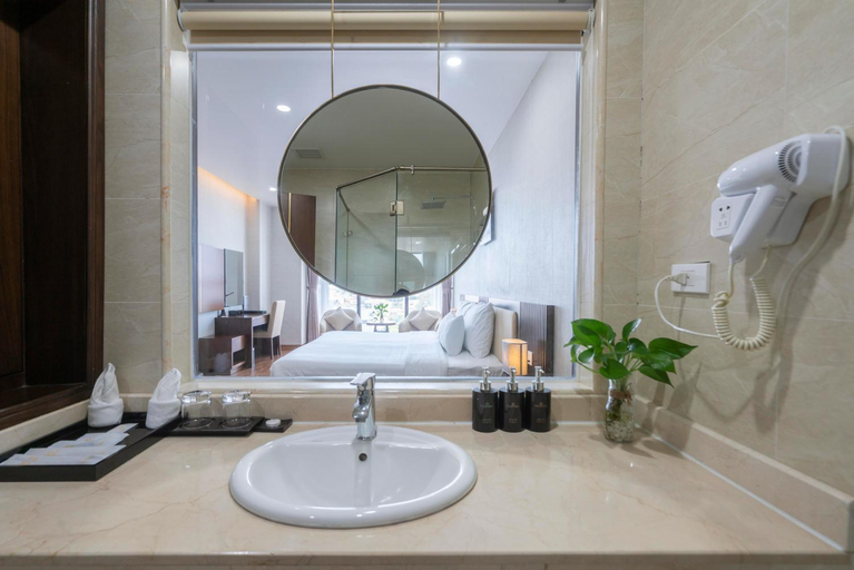 Bathroom, Luxury6 Hotel, Móng Cái