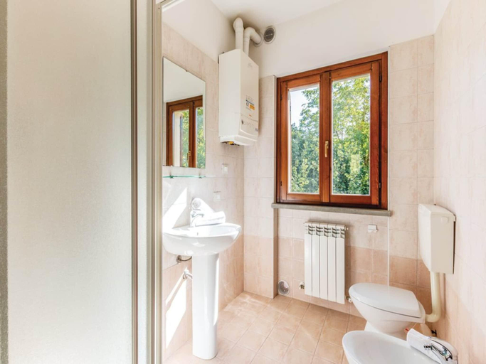 3, Apartment in Marche Near Urbino and Pool, Pesaro E Urbino