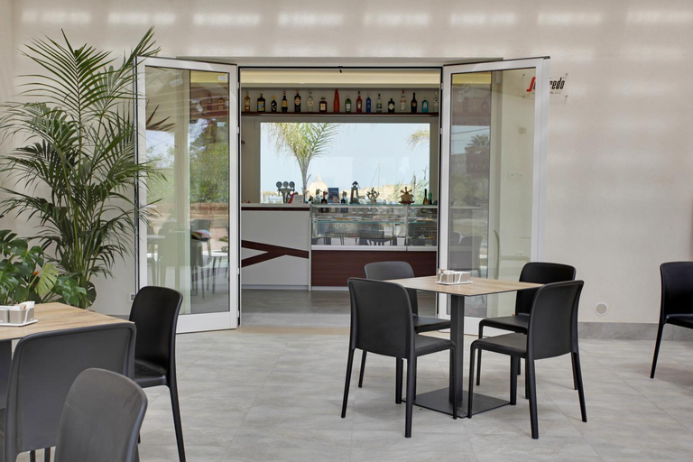 Food & Drinks 3, Affitta camere Marsala L'oasi delle saline, Trapani