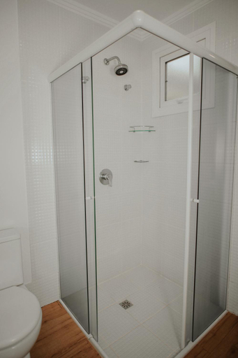 Bathroom 4, Hotel Raul's, Gaspar
