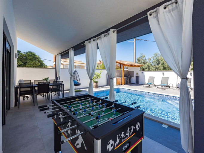 3, Villa With Pool, Jacuzzi, Table Tennis, Vodnjan
