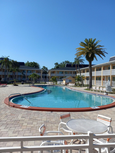 Sport & Beauty 3, Rodeway Inn Holiday FL, Pasco